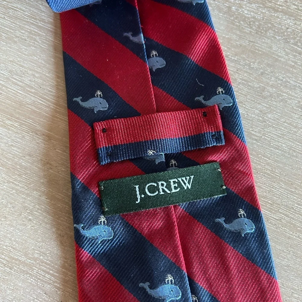 J.Crew mens red and blue striped whale accent necktie 100% English silk USA made